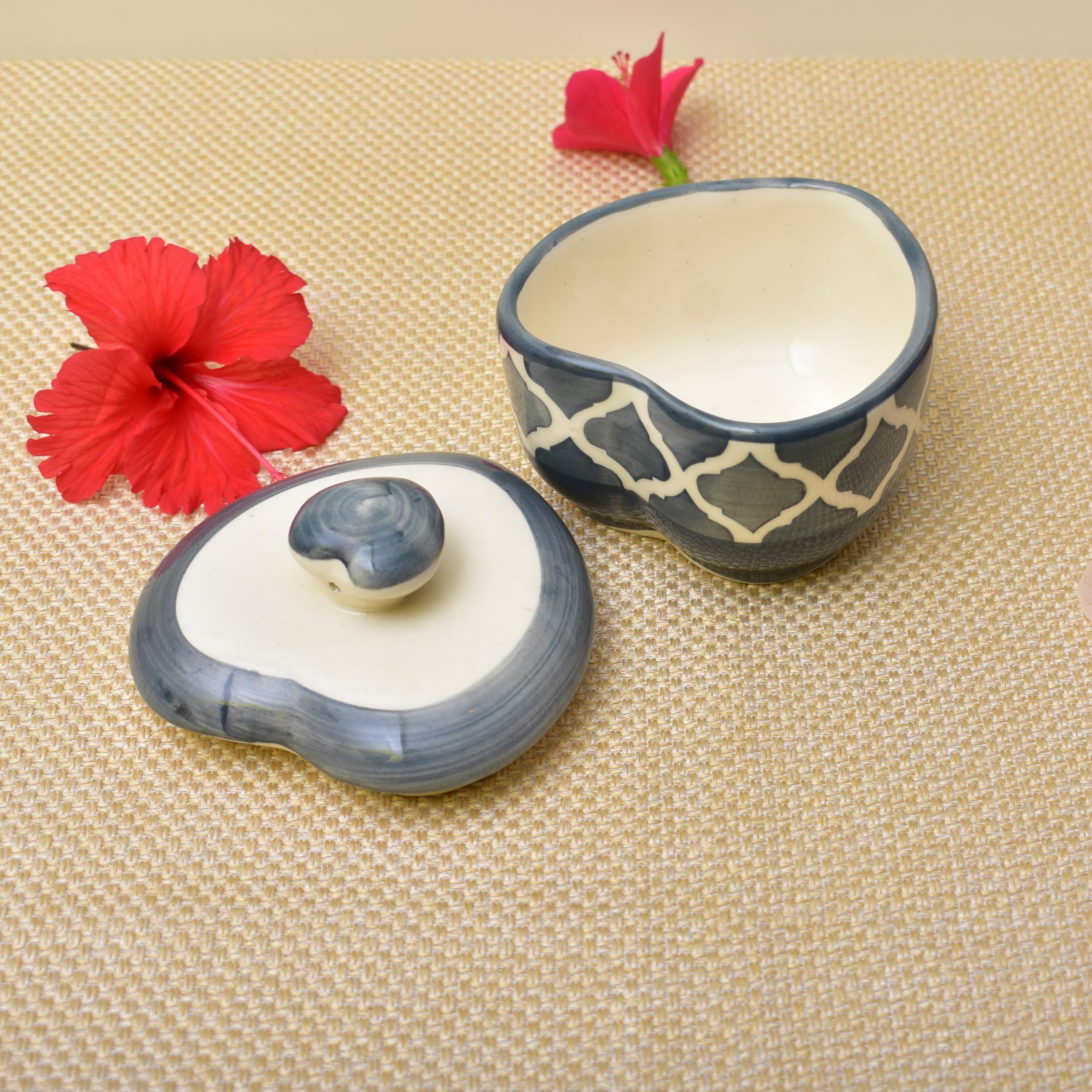 Kunhar Multipurpose Ceramic Donga – Grey Chidi | 350 ML Lidded Serving Donga | Microwave & Dishwasher Safe | Ideal for Gravy, Dal, Curry & More