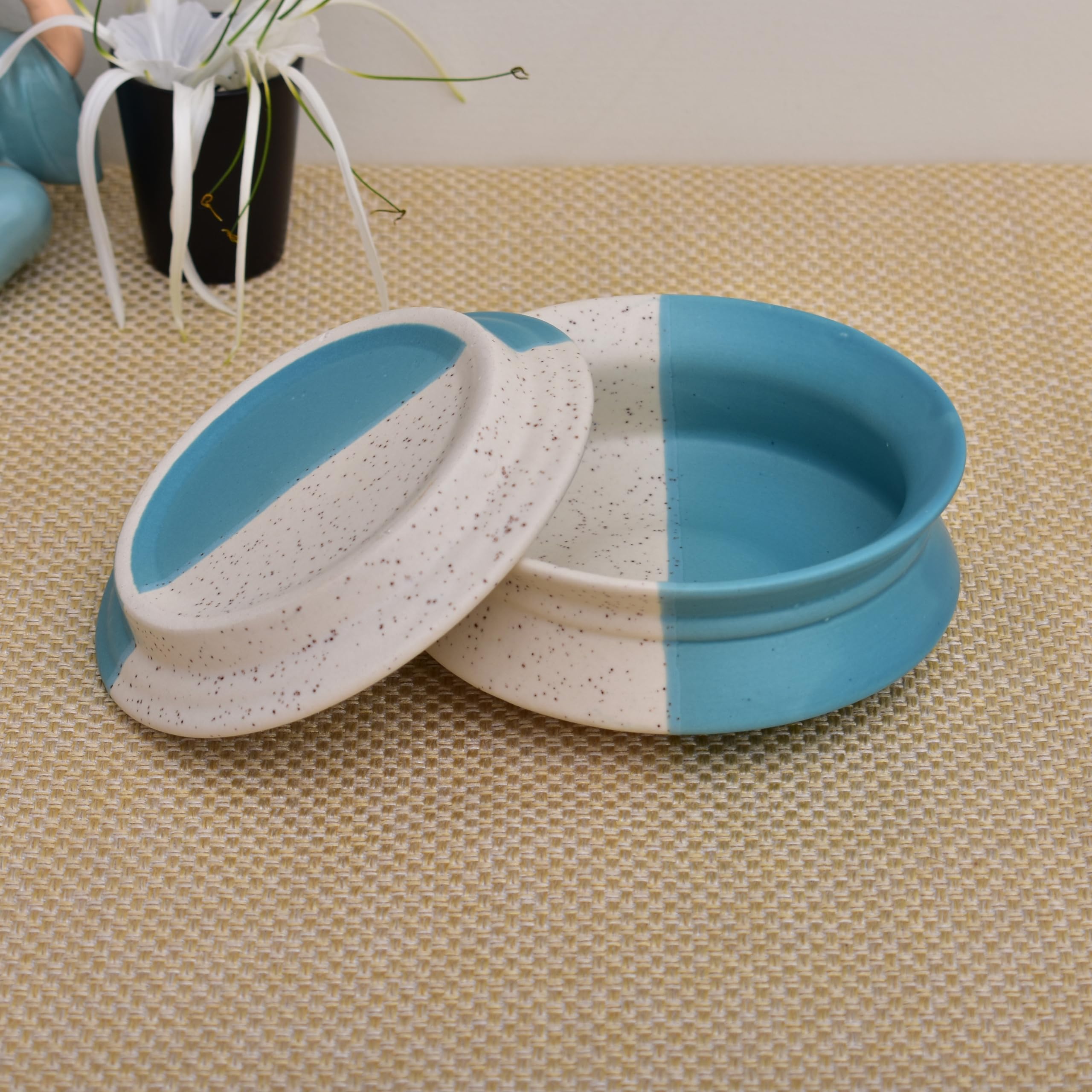 Kunhar Ceramic Donga With Lid, Ceramic Serving Donga, 500 Ml, 1 Piece, White Blue - Image 2