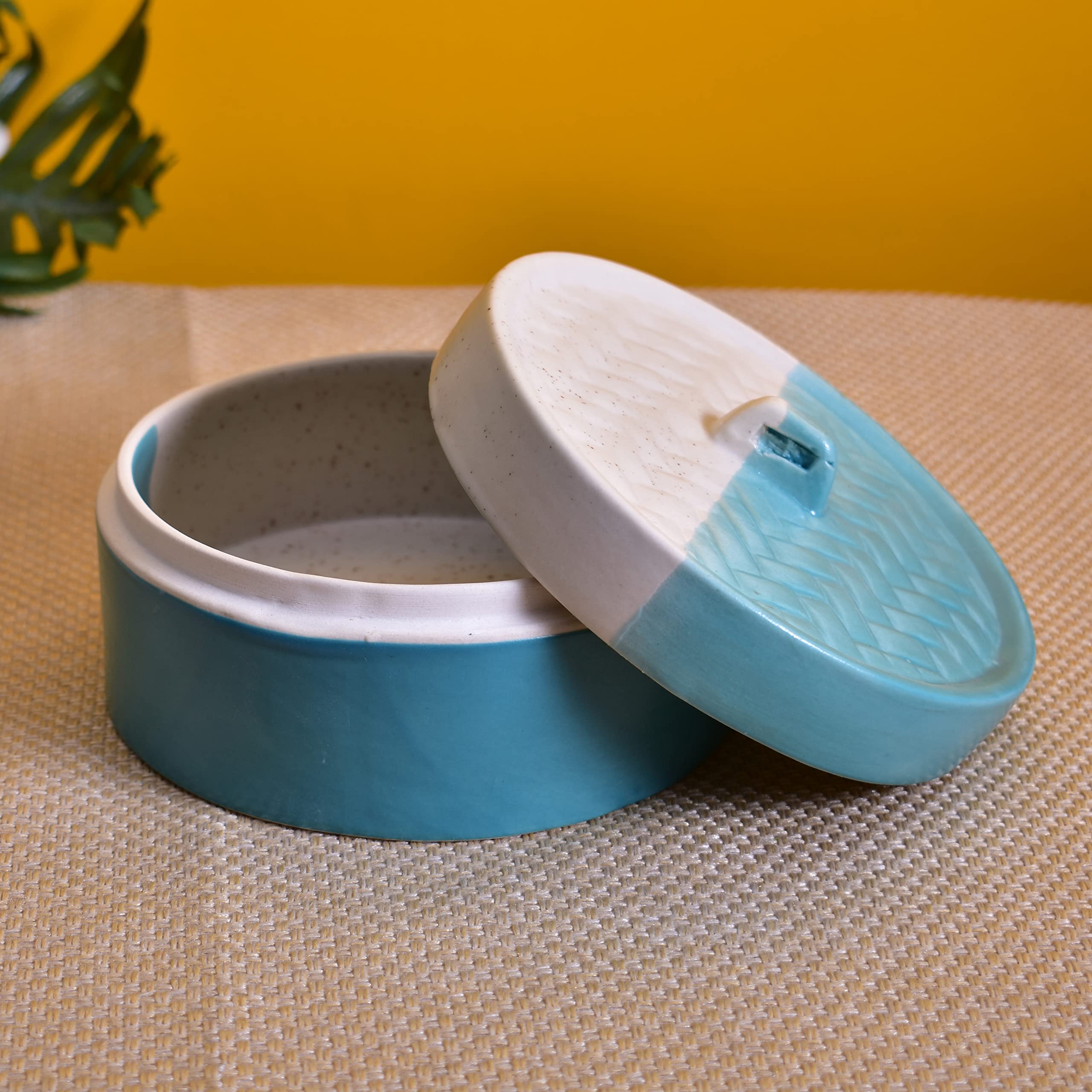 Kunhar Ceramic Donga with Lid, Ceramic Serving Donga, 700 Ml, 1 Piece, White Dusty Blue Matt Finish - Image 4