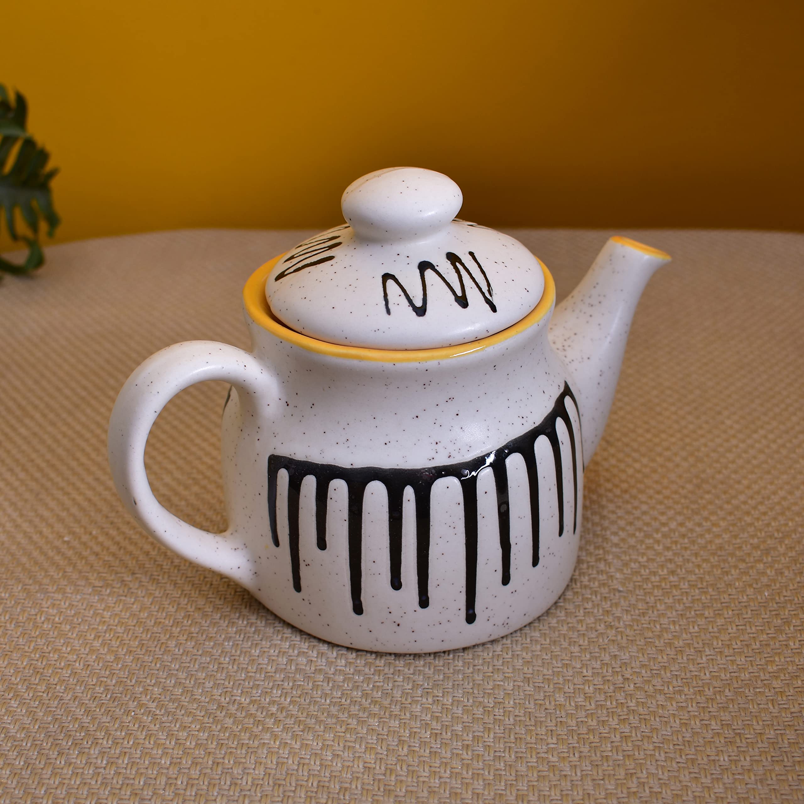 KunhaR Ceramic Teapot - 1 Piece, White-Yellow, 650 ml - Image 3