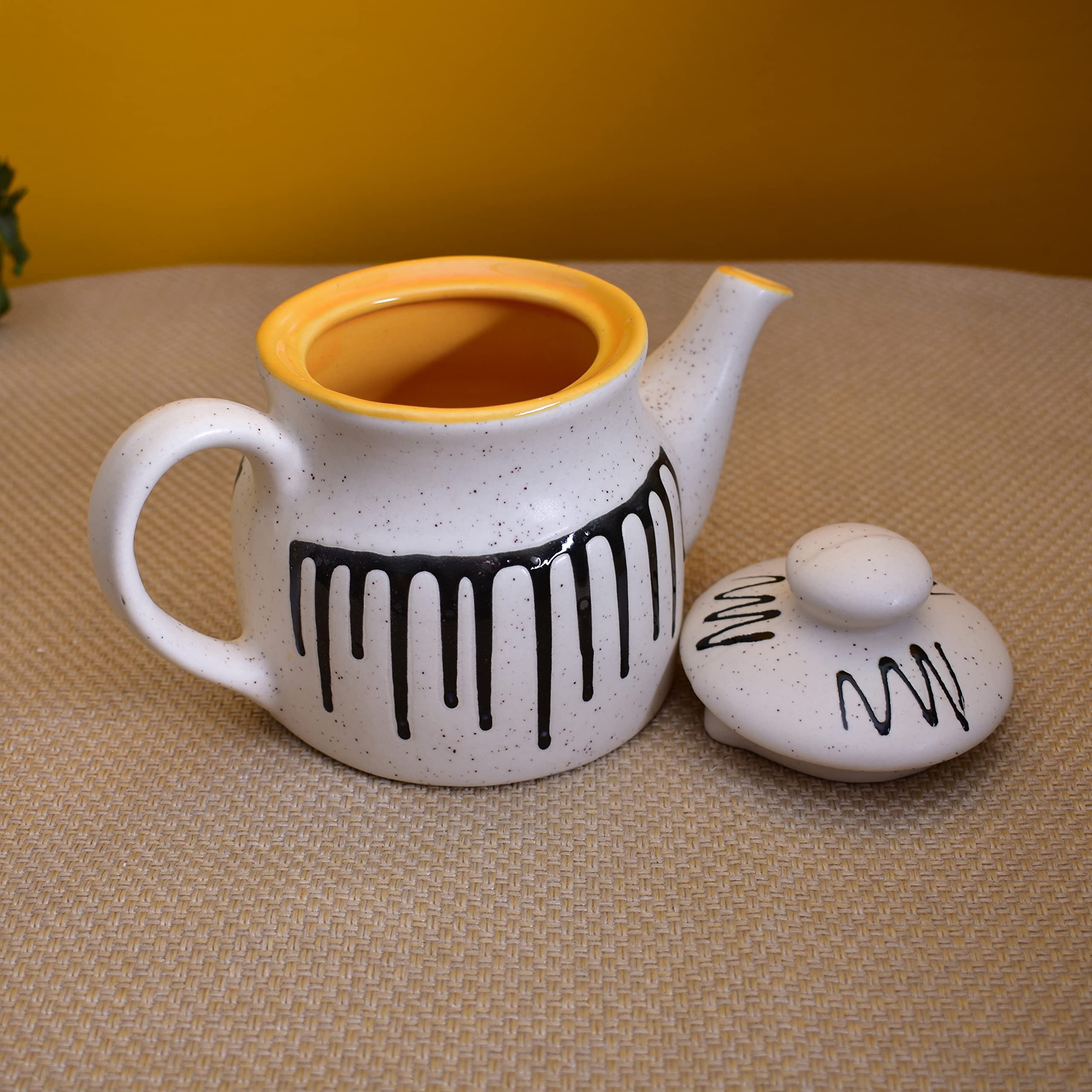 KunhaR Ceramic Teapot - 1 Piece, White-Yellow, 650 ml - Image 4