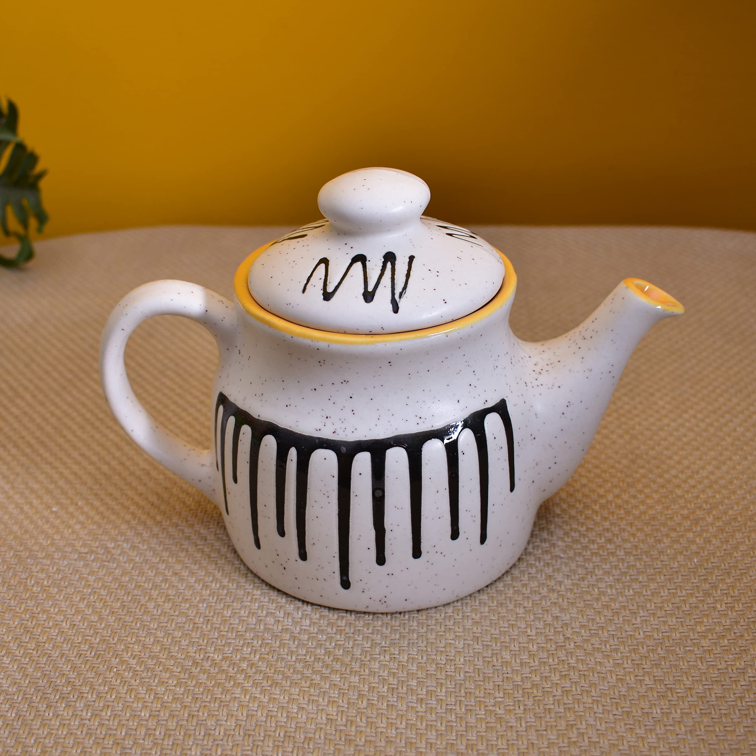 KunhaR Ceramic Teapot - 1 Piece, White-Yellow, 650 ml - Image 5