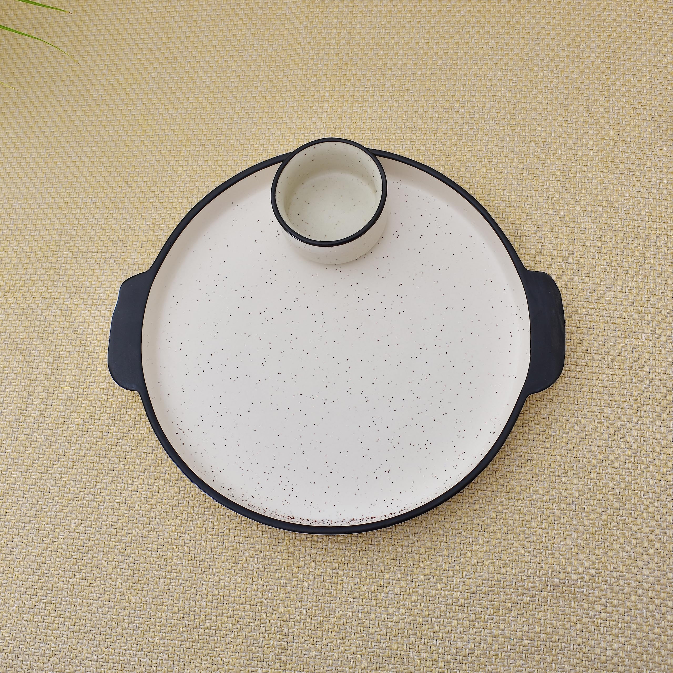 KunhaR Ceramic Platter, Pizza Plate, Round Serving Plate with Serving Chutney Bowl, 10 Inch, White Matt - Image 3