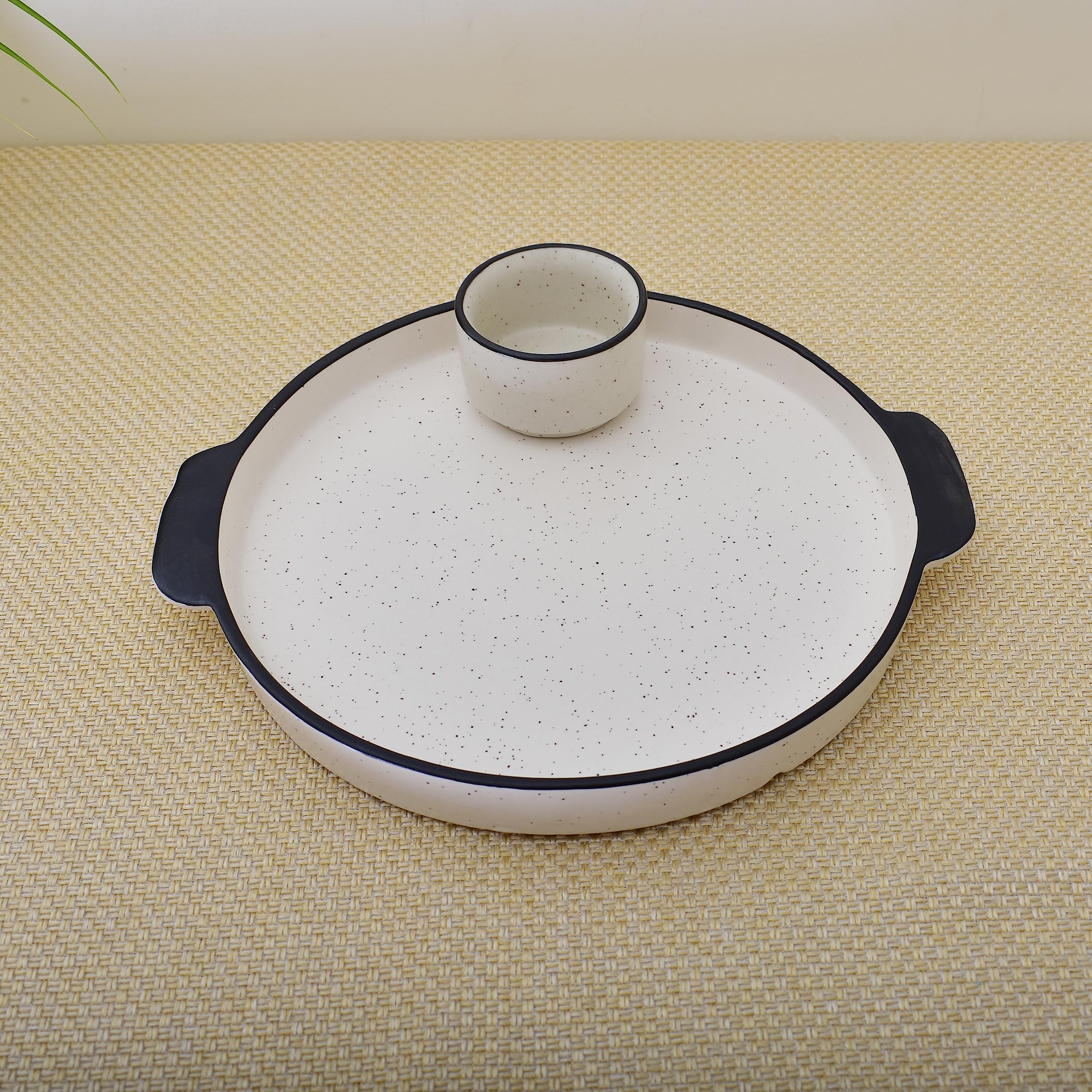 KunhaR Ceramic Platter, Pizza Plate, Round Serving Plate with Serving Chutney Bowl, 10 Inch, White Matt - Image 4